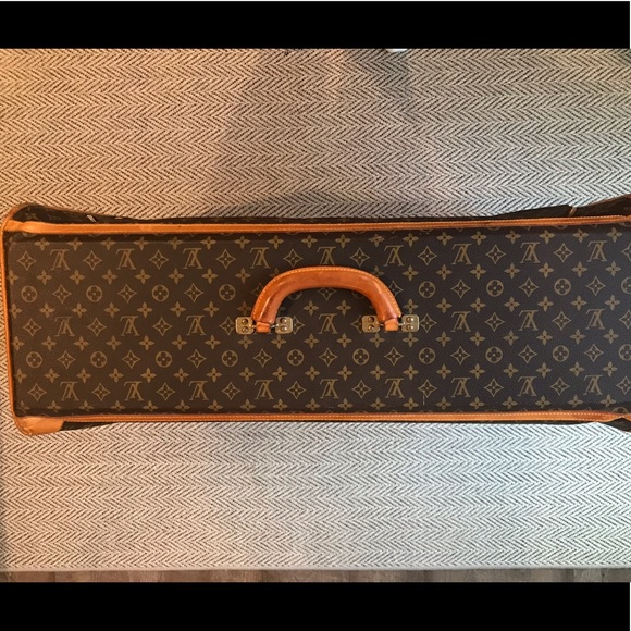RARE! LOUIS VUITTON VINTAGE PULLMAN RARE! RARE! STEAL OF A PRICE!! - Picture 3 of 8